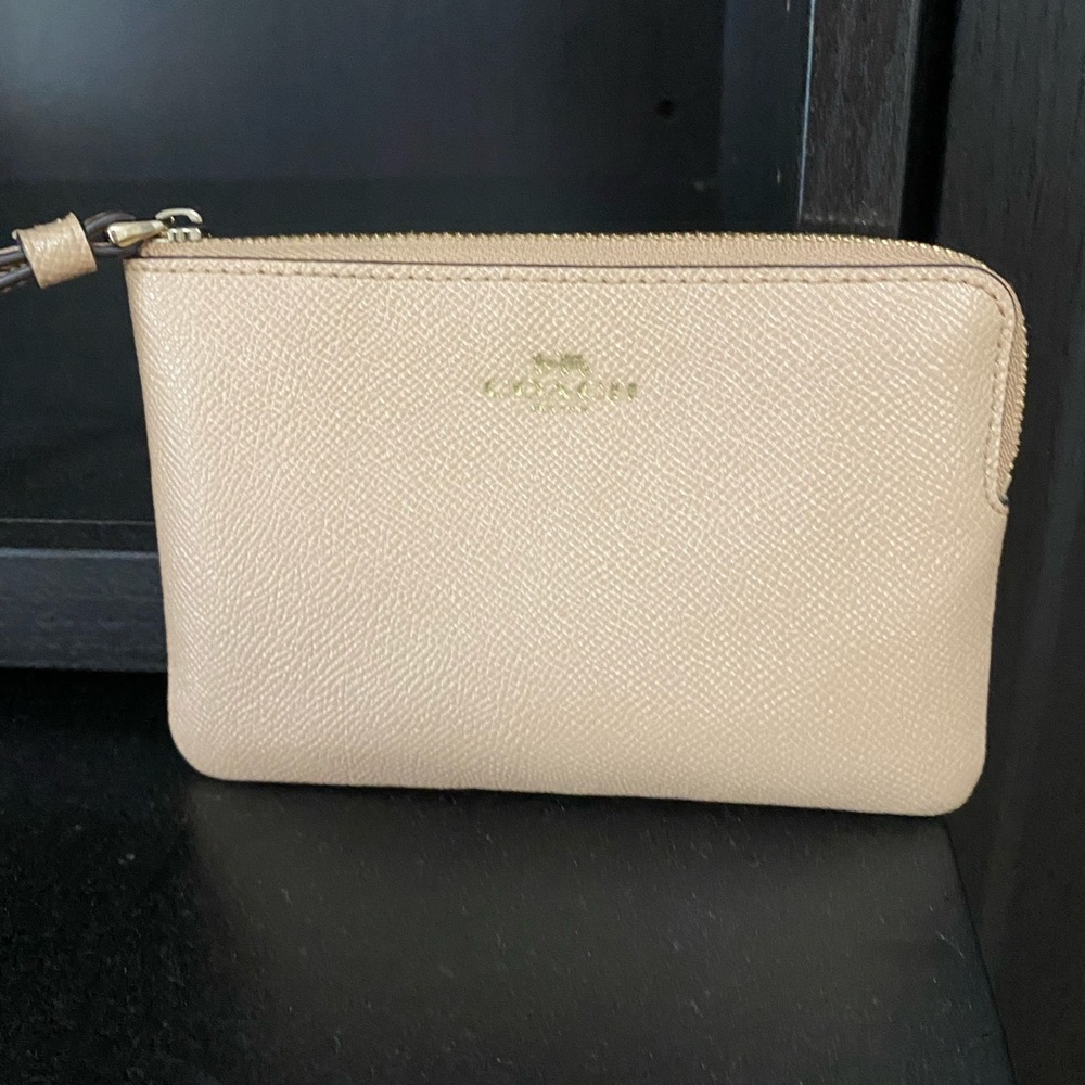❌❌SOLD❌❌Coach Wristlet
